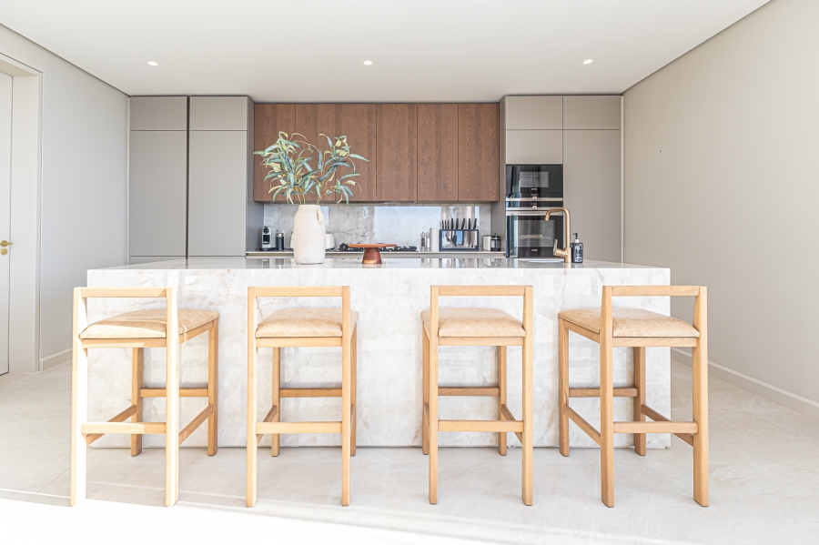 To Let 4 Bedroom Property for Rent in Fresnaye Western Cape